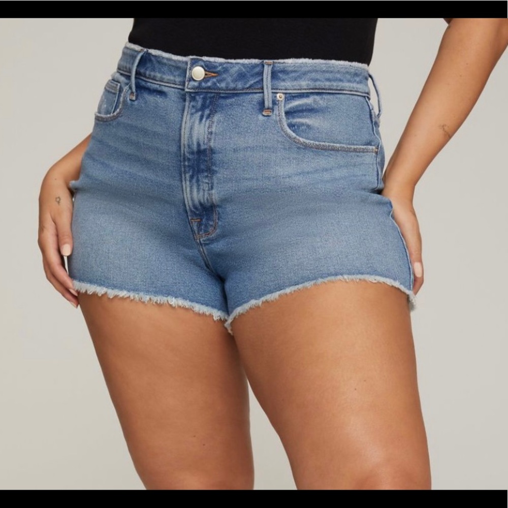 Good American Cut off short shadow pocket size 16 women